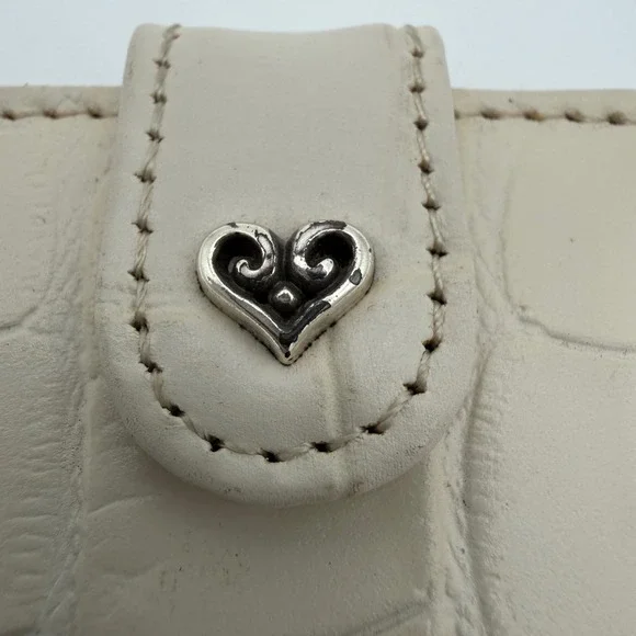 Brighton Cream Croc Embossed Leather Double Travel Mirror Heart Snap Closure - Picture 2 of 7